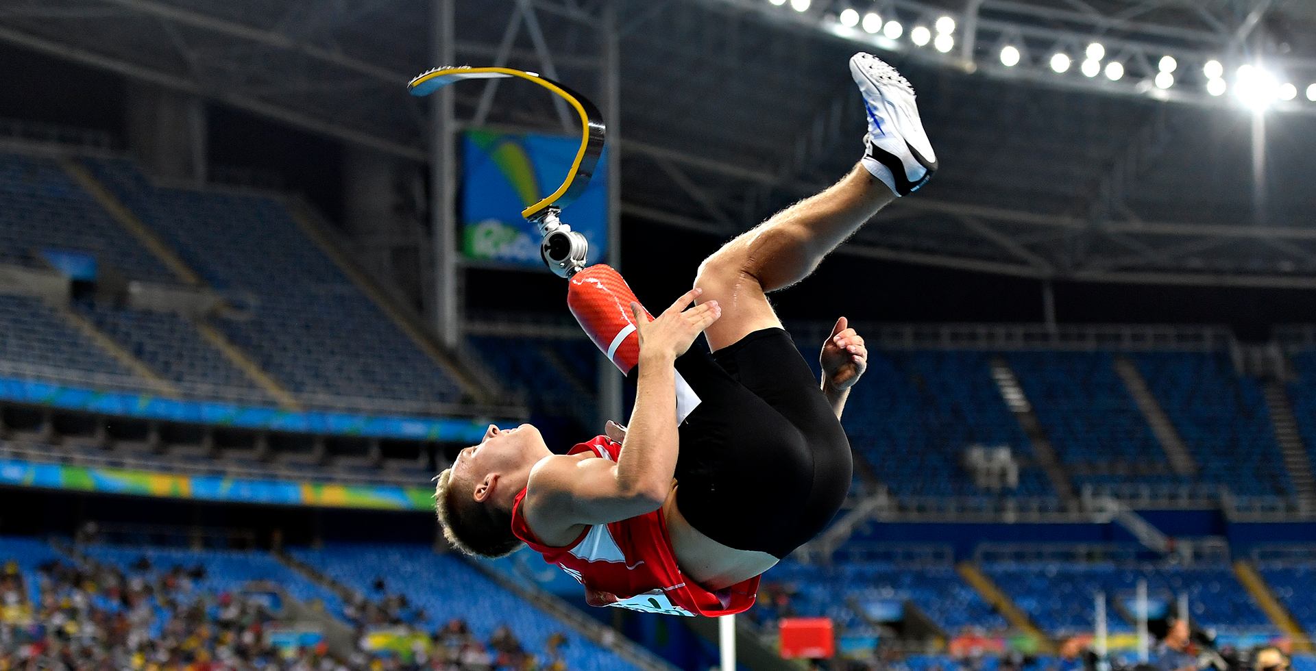 试图以牺牲 试图以牺牲